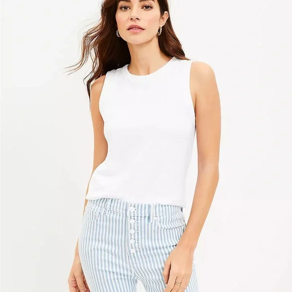 Loft Harbor Tank - Picture 5 of 6